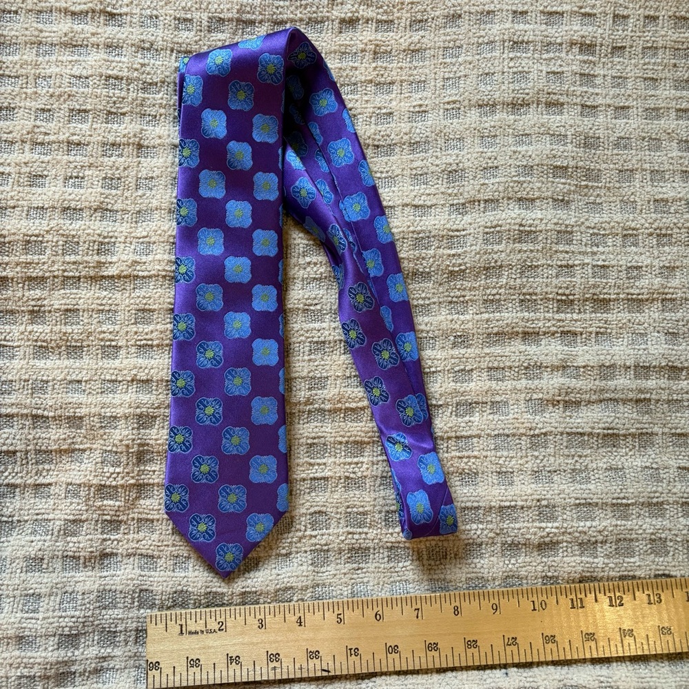 Elegant Blue Floral Men's Tie 100% Silk